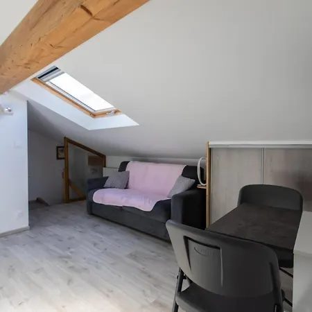 Le Coq Charmant Petit Studio En Centre Ville D'Embrun Exterior foto