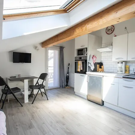 Le Coq Charmant Petit Studio En Centre Ville D'Embrun Exterior foto